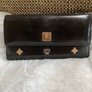 MCM black wallet Preloved